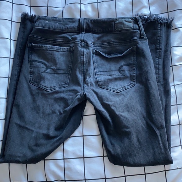 American Eagle ripped skinny jeans - Picture 3 of 4